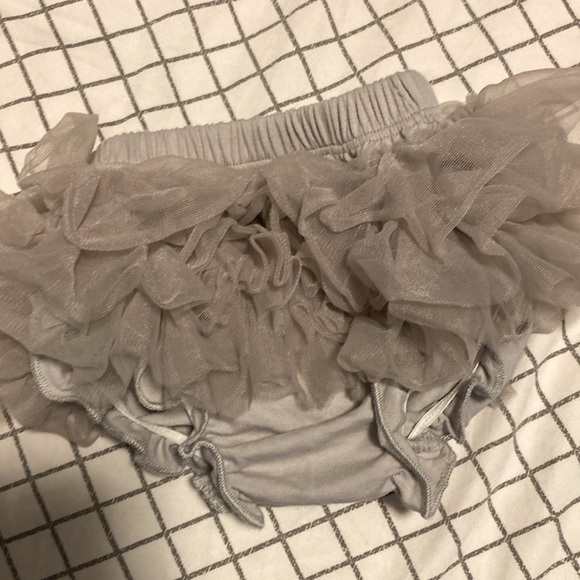 Grey Ruffle Diaper Cover - Picture 3 of 4